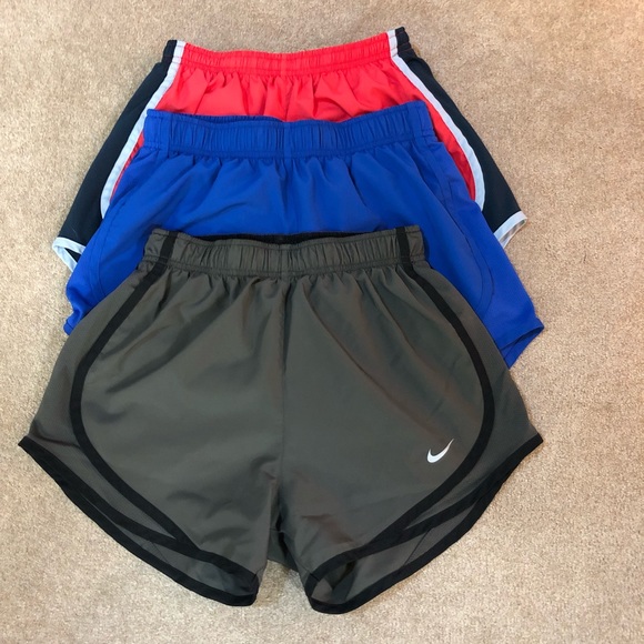 Set of 3 Nike Shorts - Picture 2 of 3